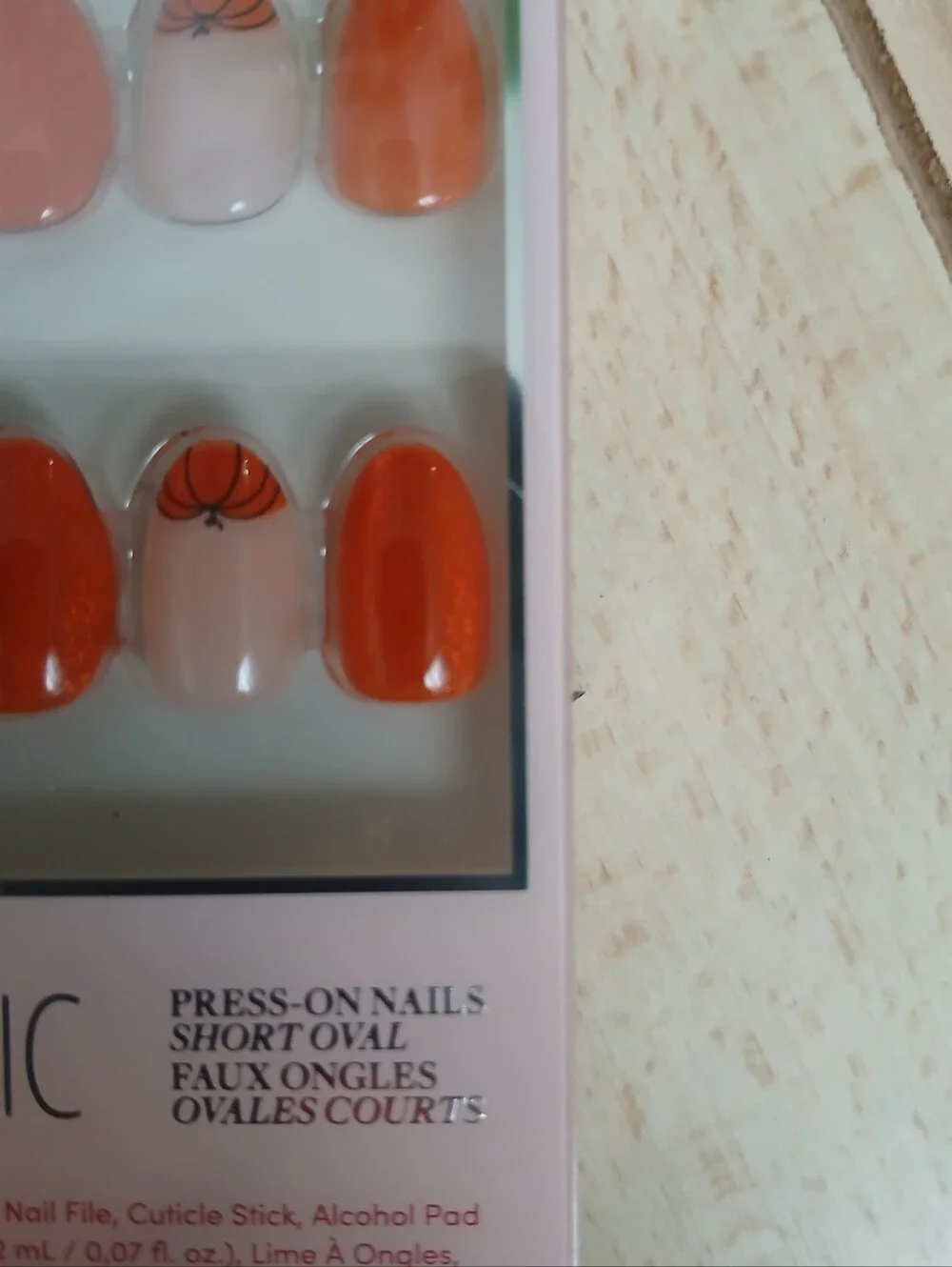 Glamnetic Press On Nails In Pumpkin Patch Short Oval Brand New & Rare